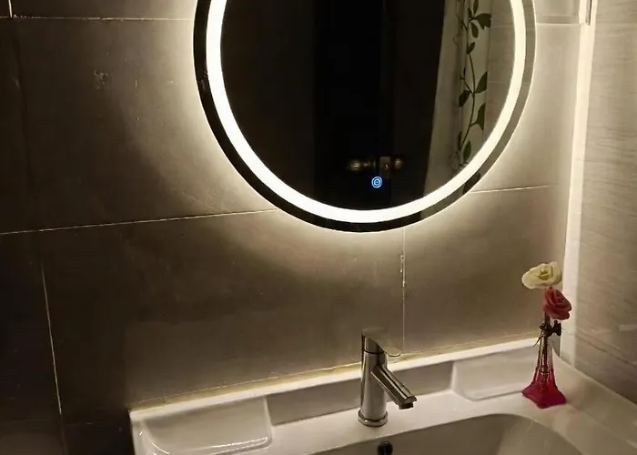 Private Cinema Staycation Recliner Pool With Jacuzzi Aparthotel Manila