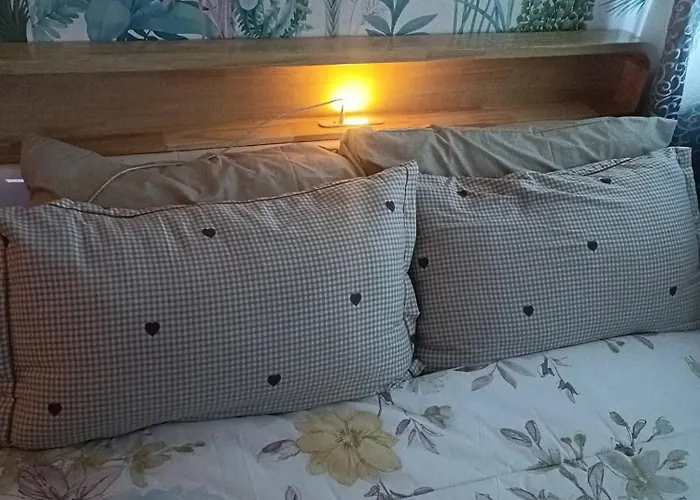 Private Cinema Staycation Recliner Pool With Jacuzzi 4* Manila